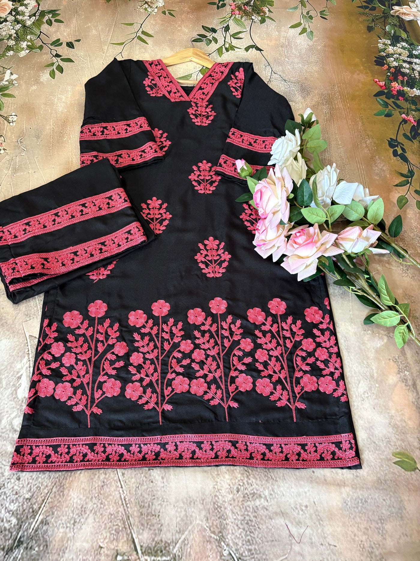 Kritika 2 Gulabi Dhaga Kurta Set