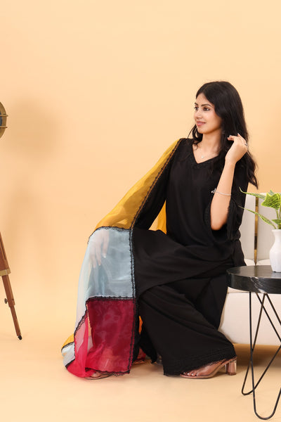 Kashish Gulabi Dhaga’s kurta set with Dupatta