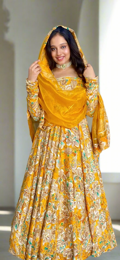 Gulabi Dhaga's  Anarkali Set