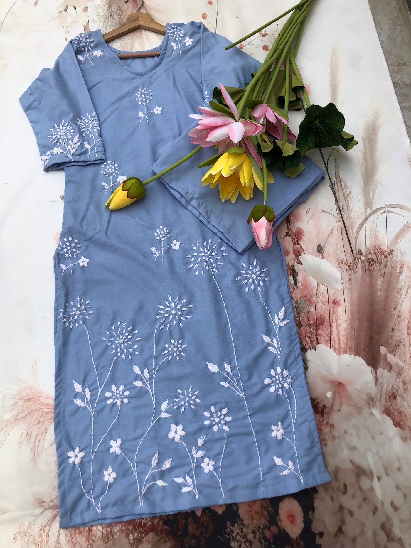 Shanza Gulabi Dhaga Kurta Set