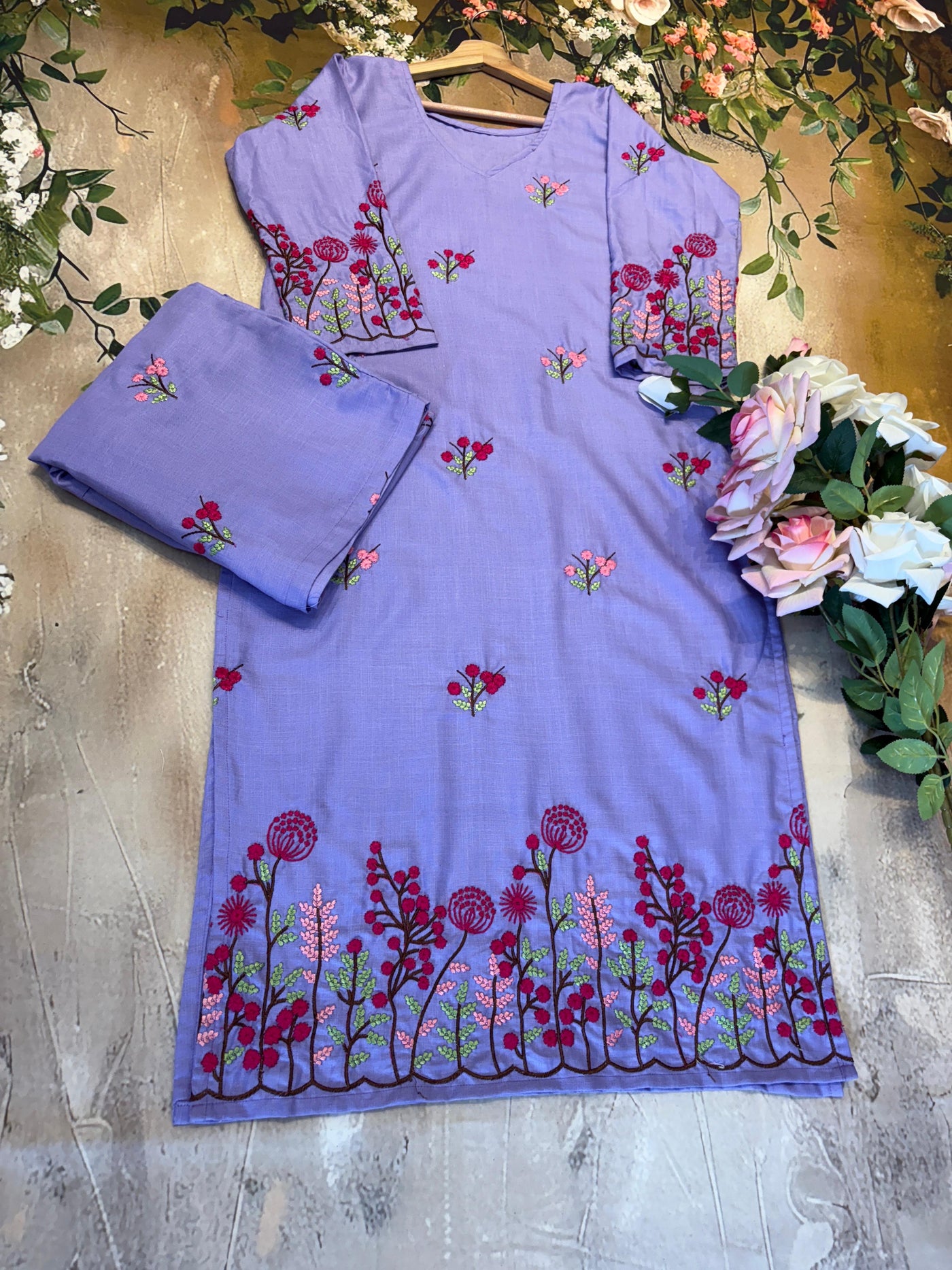 Ada 3 Gulabi Dhaga Kurta Set