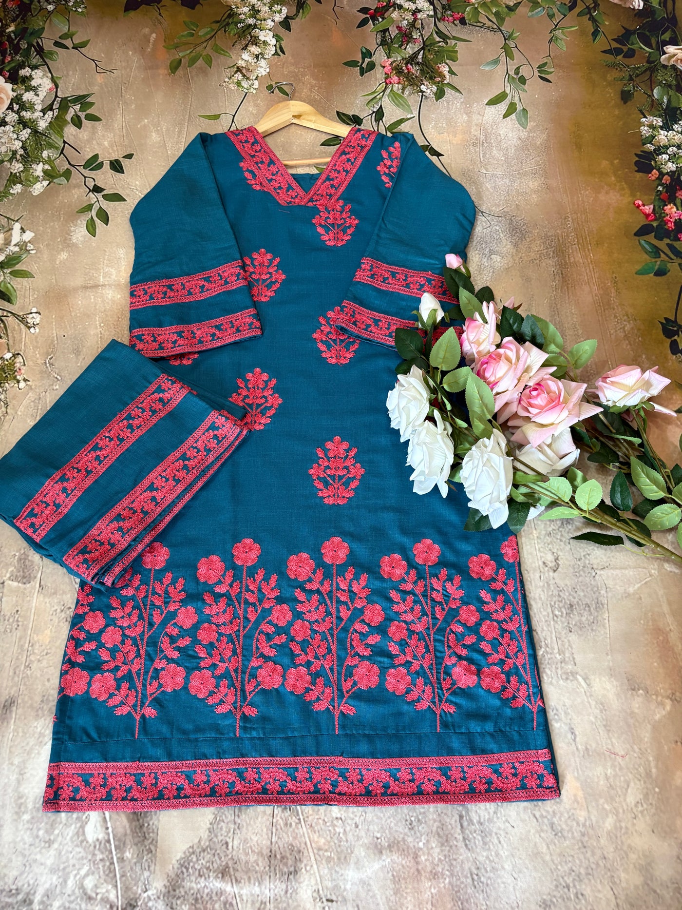 Kritika 2 Gulabi Dhaga Kurta Set