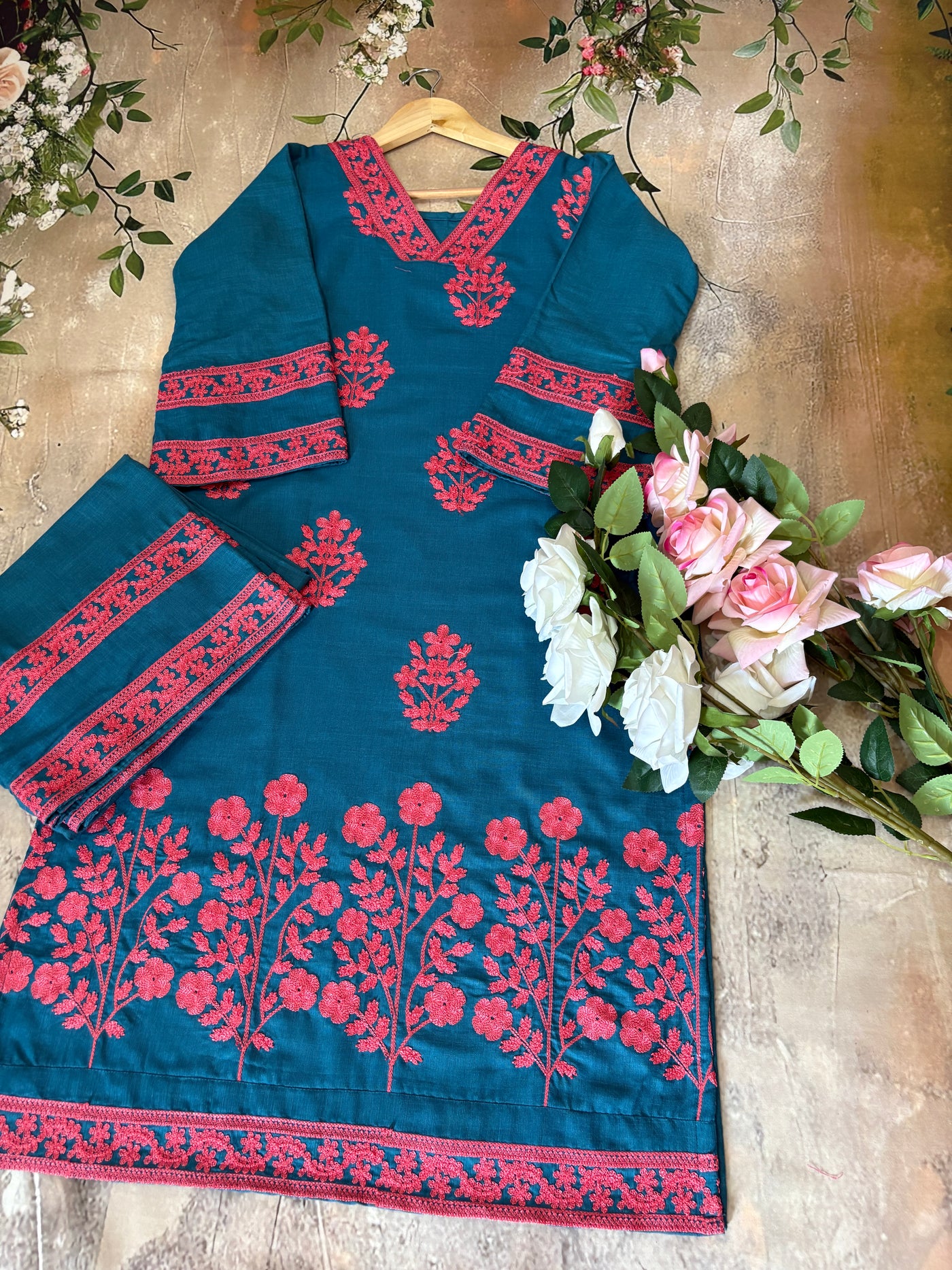 Kritika 2 Gulabi Dhaga Kurta Set