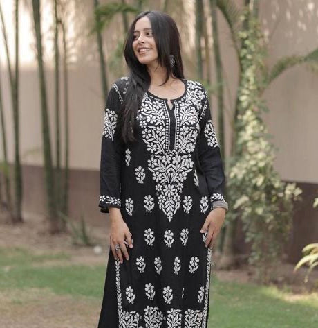 Aisha Gulabi Dhaga's Authentic Chikankari Kurta Set