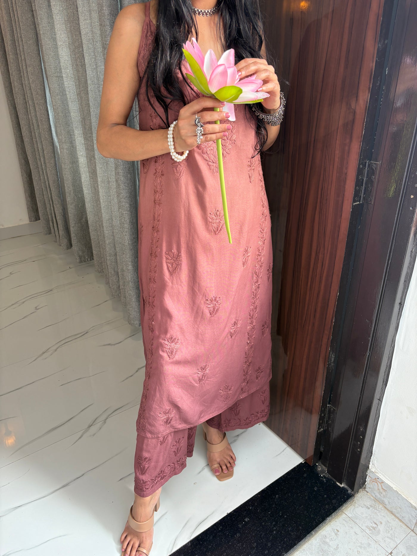 Suhana Gulabi Dhaga kurta Set