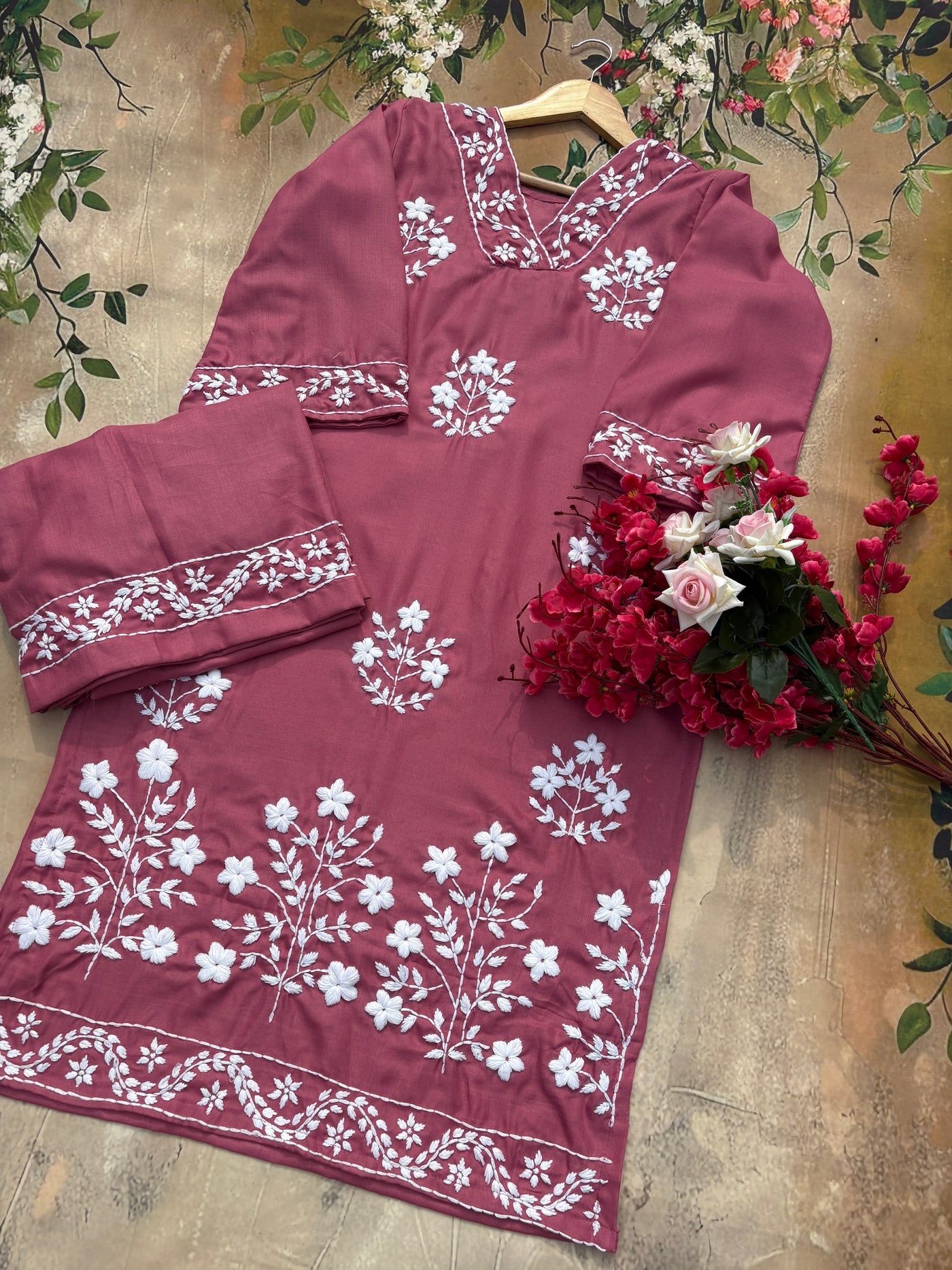 Kritika 2 Gulabi Dhaga Kurta Set