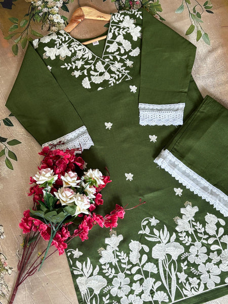 Ada 13 Gulabi Dhaga Kurta Set