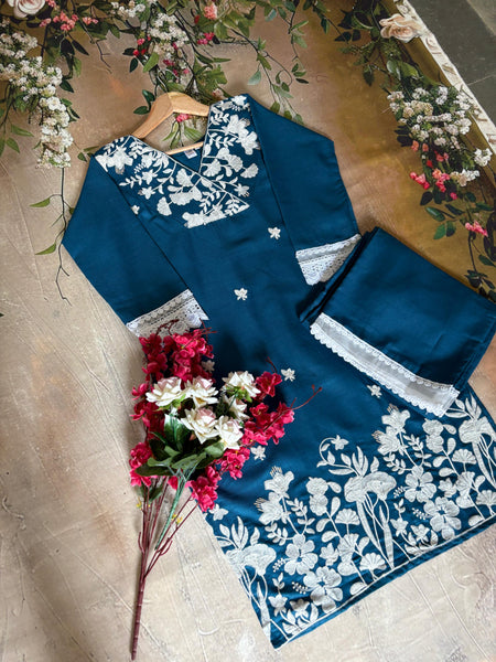 Ada 14 Gulabi Dhaga Kurta Set