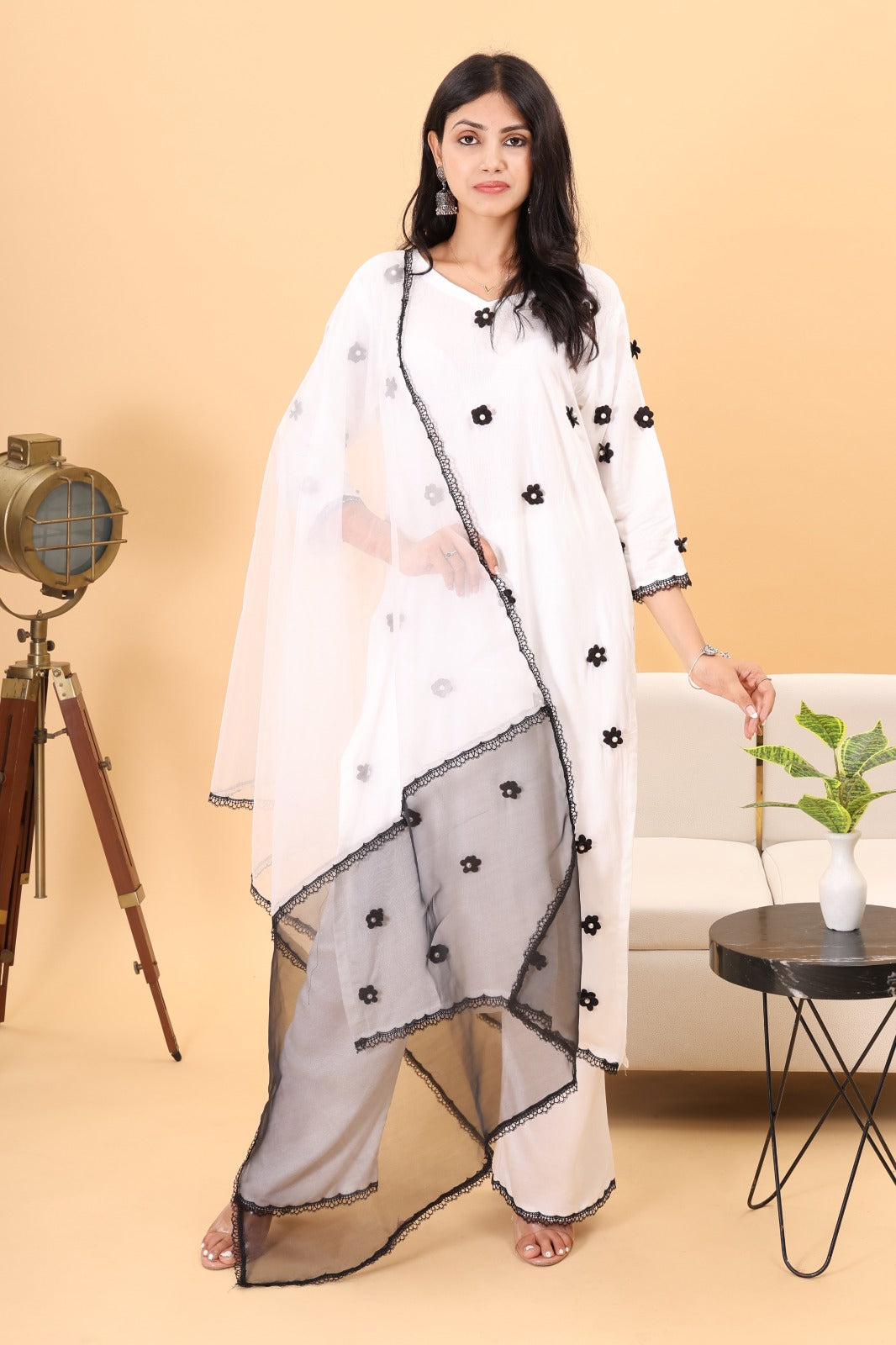 Cyra Gulabi Dhaga's Dreamy 3D flower Kurta set with Dupatta