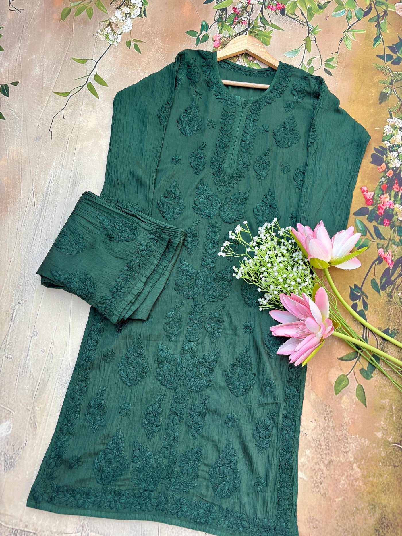 Nazakat noor Authentic Lucknowi Kurta Set