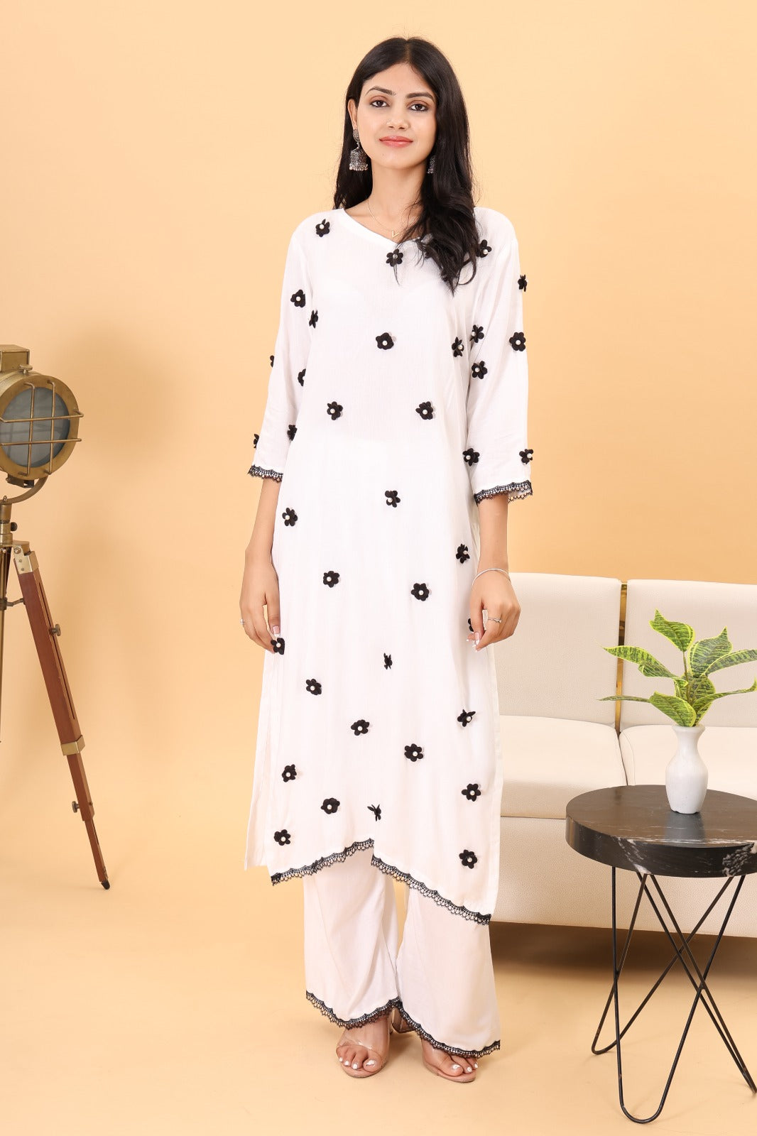 Cyra Gulabi Dhaga's Dreamy 3D flower Kurta set with Dupatta