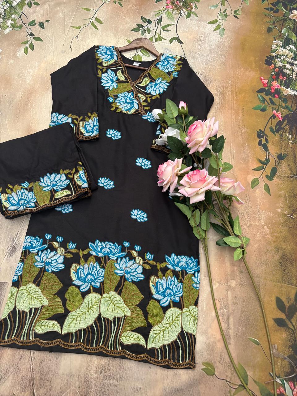 Phool Gulabi Dhaga Kurta Set