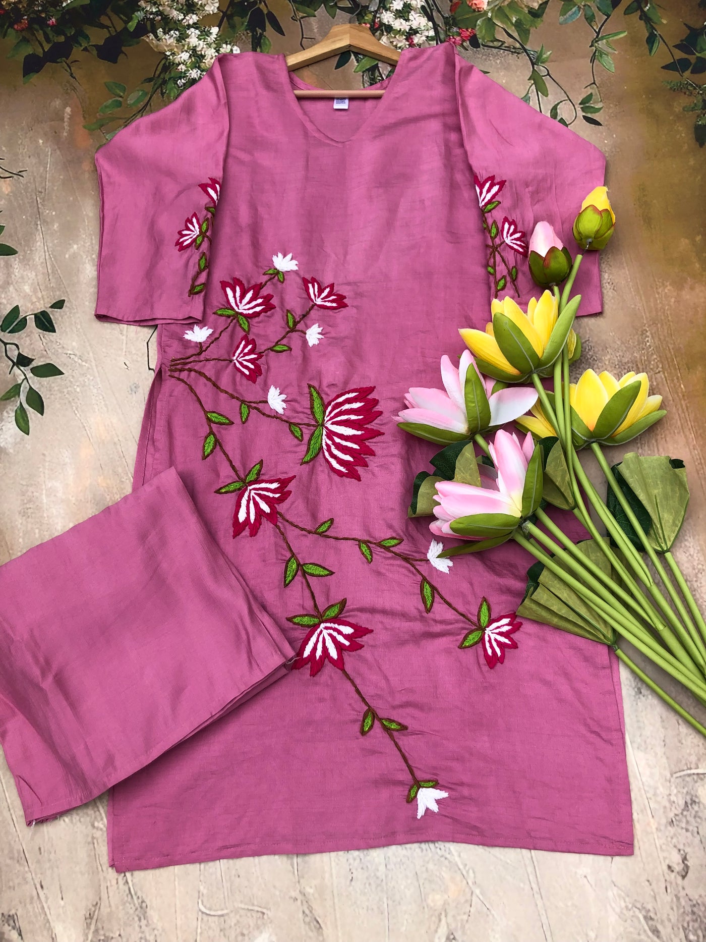 Raaga Gulabi Dhaga Kurta Set