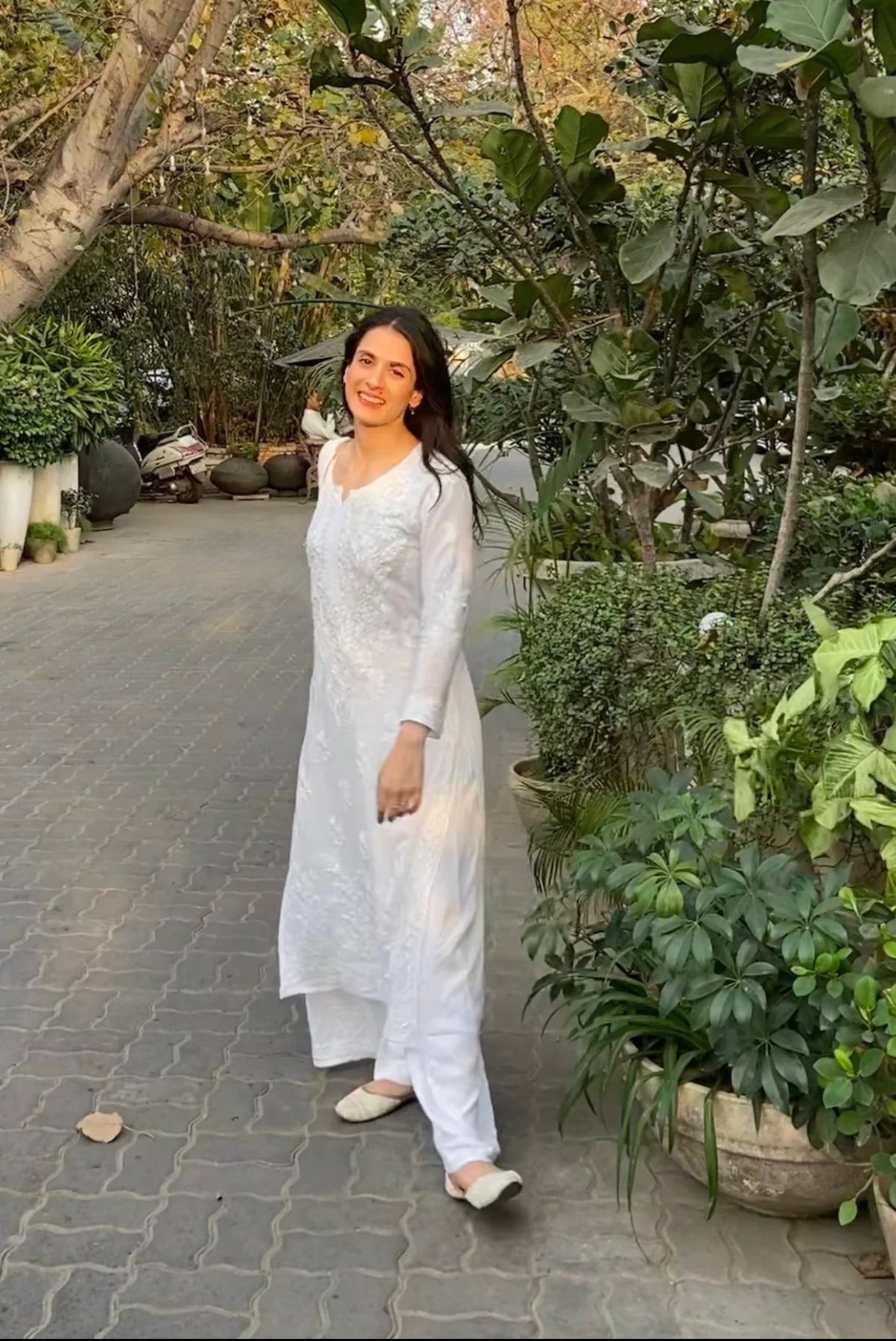 Aisha Gulabi Dhaga's Authentic Chikankari Kurta Set