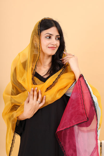 Kashish Gulabi Dhaga’s kurta set with Dupatta