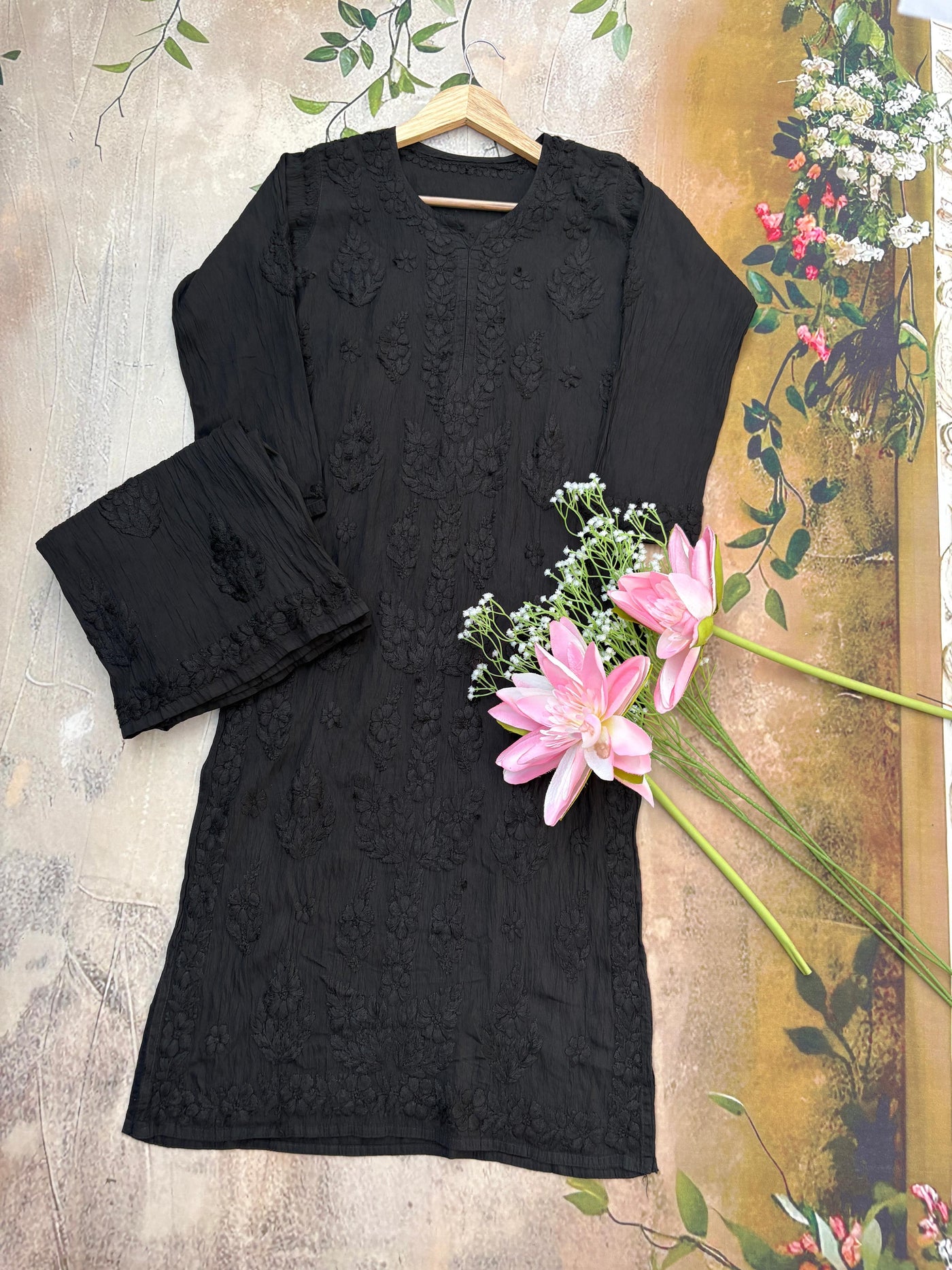 Nazakat noor Authentic Lucknowi Kurta Set