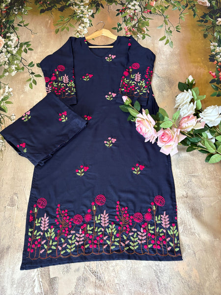 Ada 4 Gulabi Dhaga Kurta Set
