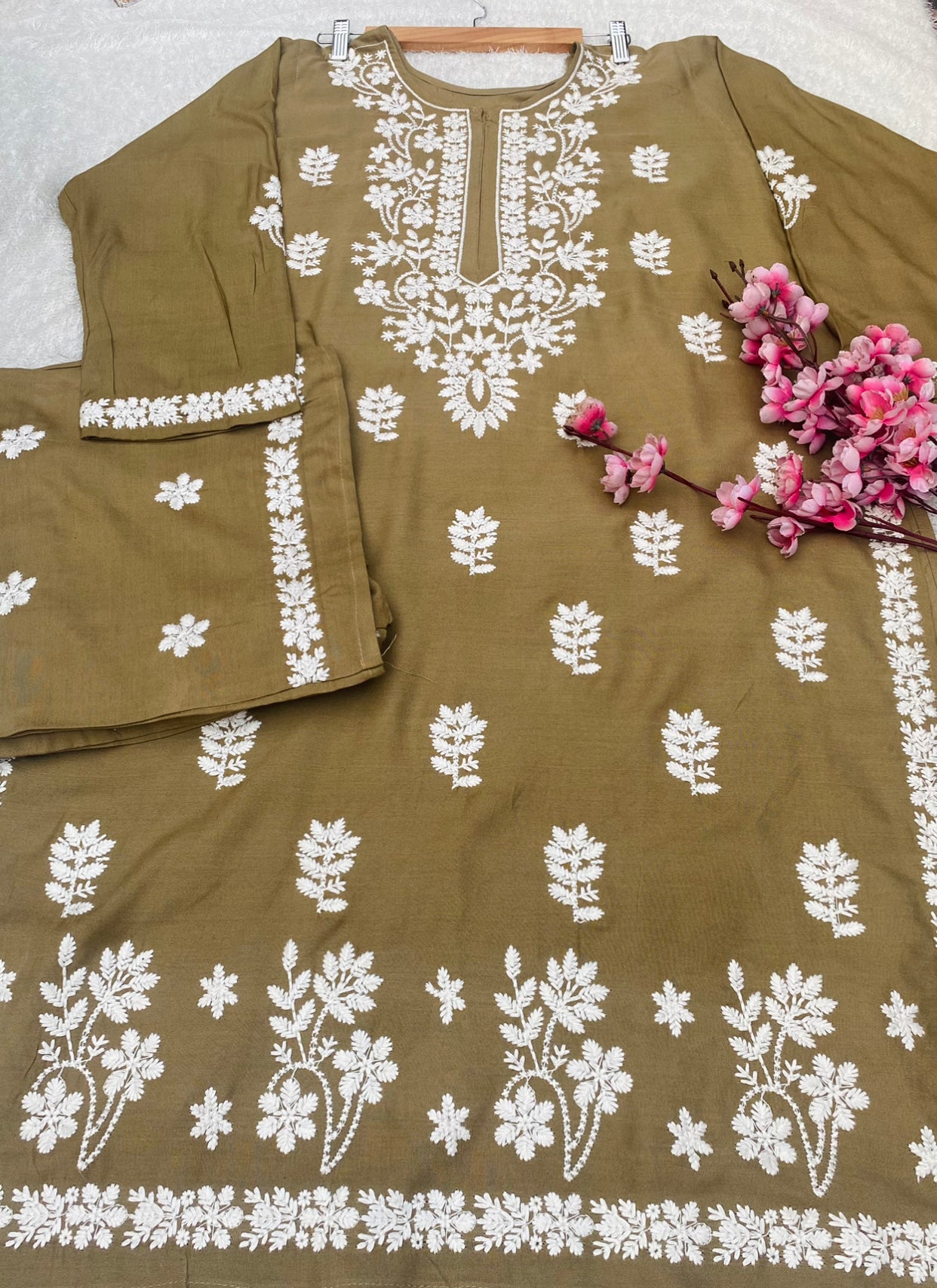 Aisha Authentic Lucknowi kurta Palazzo Set